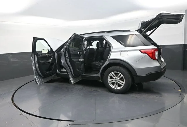 Used 2024 Silver Ford XLT image 34