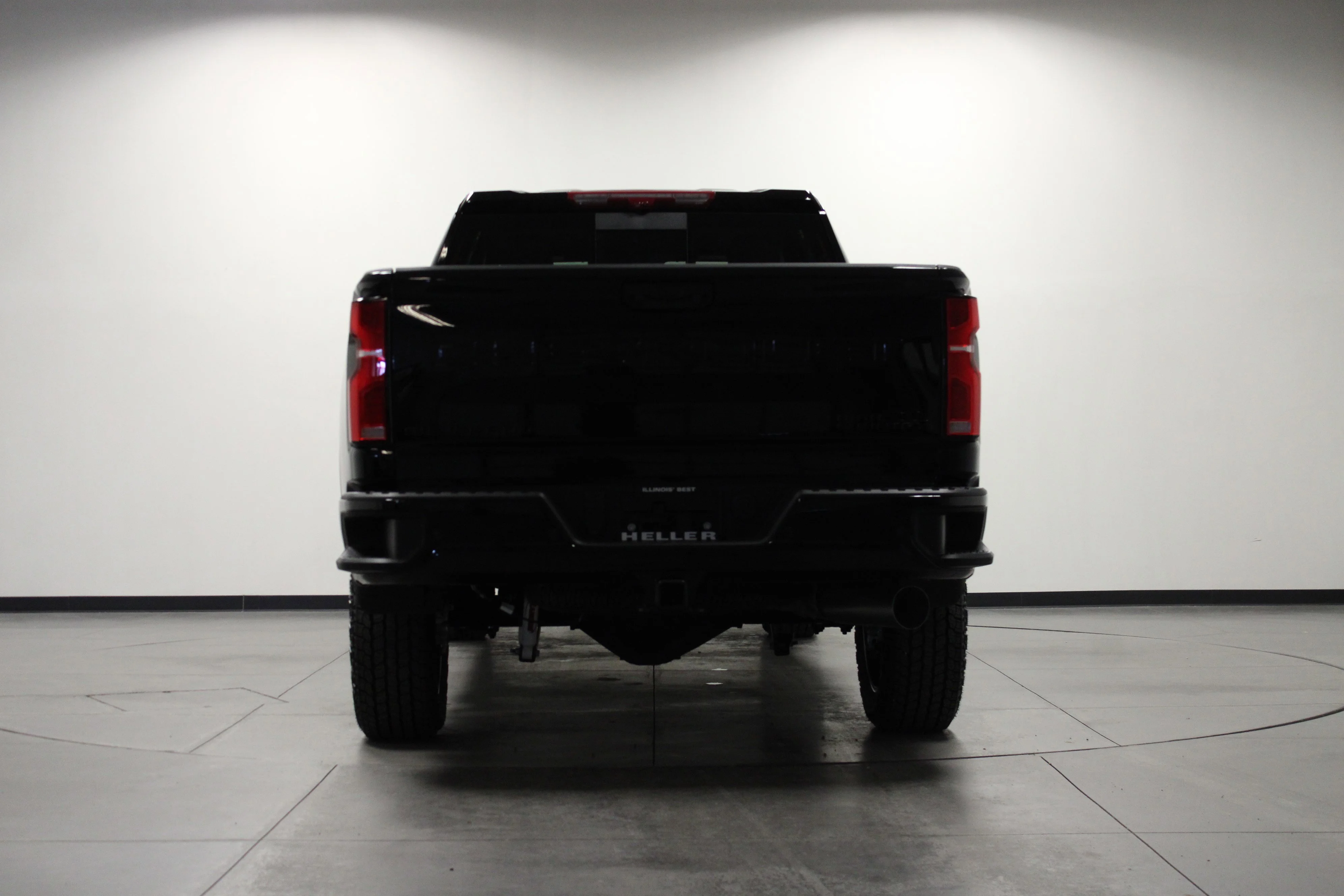 New 2026 Black Chevrolet High Country image 5