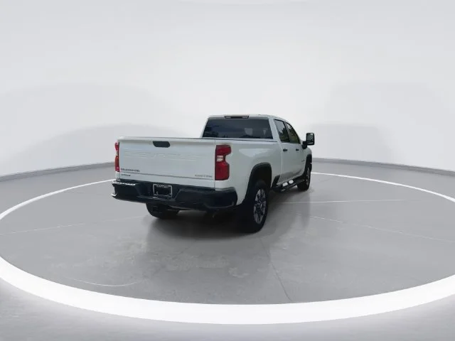 Used 2024 White Chevrolet Custom image 10