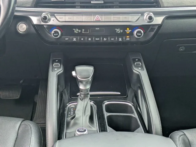 Used 2022 Black Kia EX image 20