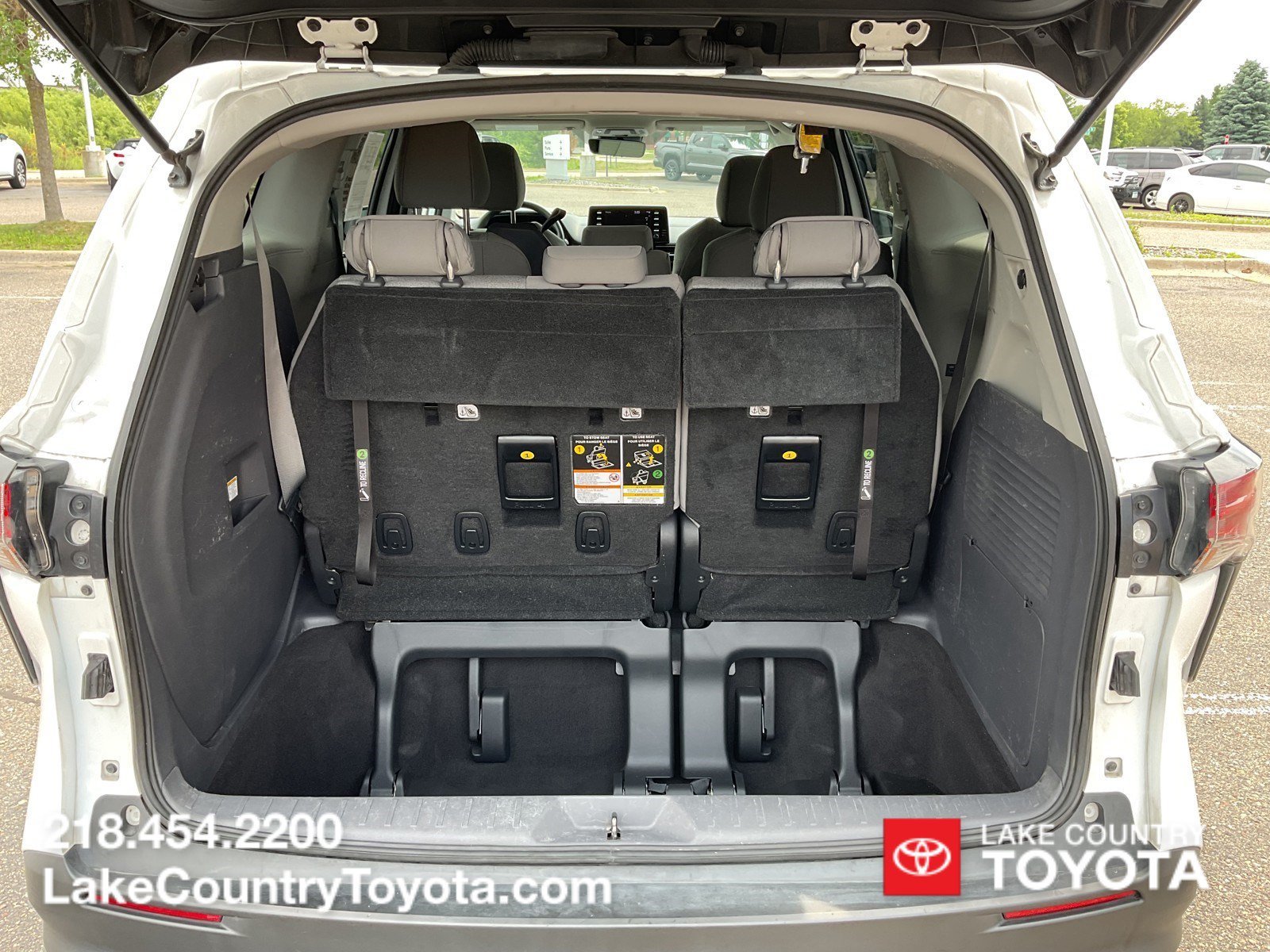Used 2021 White Toyota LE image 11
