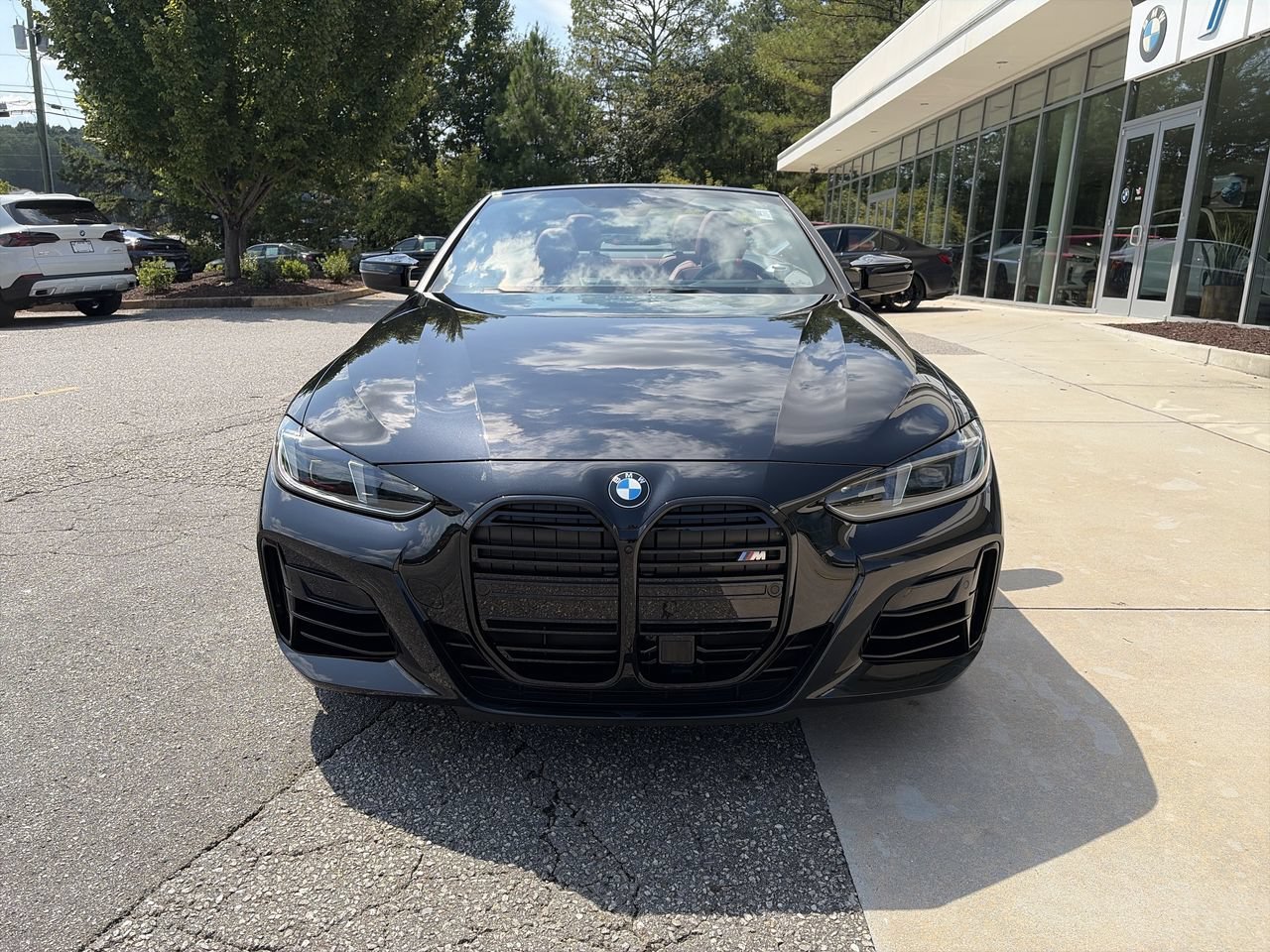 Used 2027 Black Sapphire Metallic BMW M440i image 3