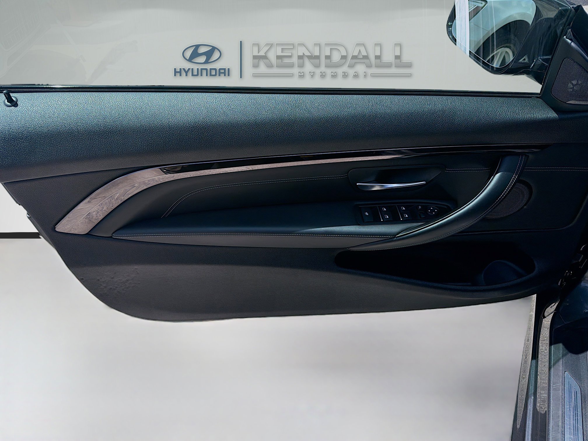 Used 2020 Mineral Gray Metallic BMW Base image 17