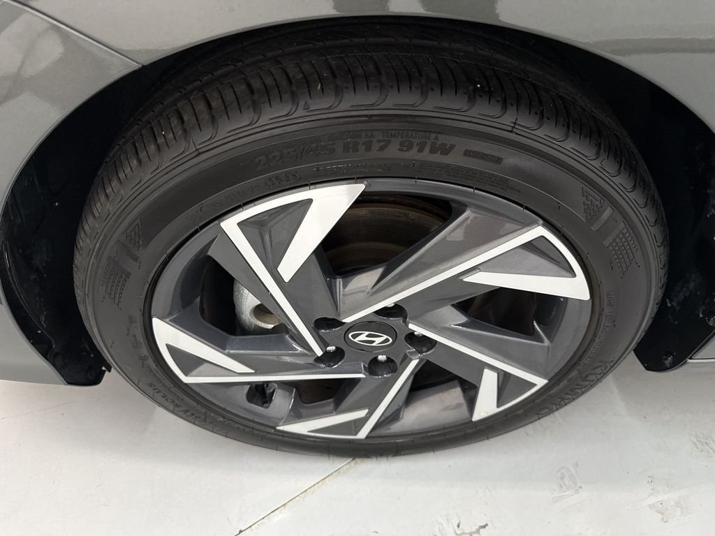 2025 Hyundai Elantra SEL - Photo 29