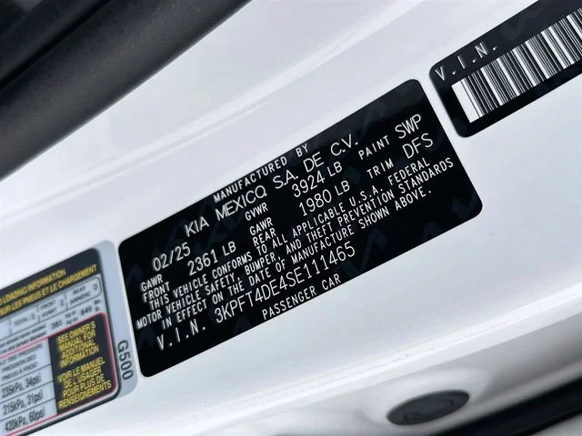 Used 2025 White Kia LXS image 40
