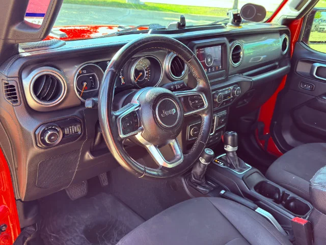 Used 2018 Red Jeep Unlimited Sahara image 30
