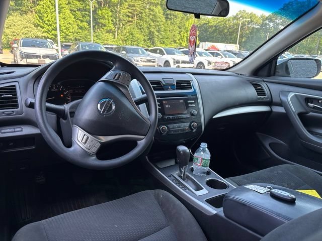 Used 2015 Super Black Nissan 2.5 S image 13