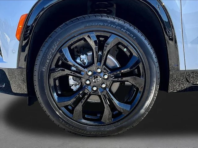 2027 Chevrolet Traverse RS - Photo 13