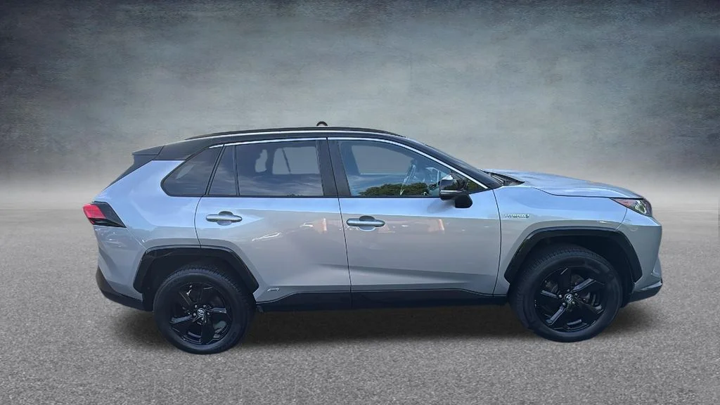 Used 2019 Silver Toyota XSE image 33