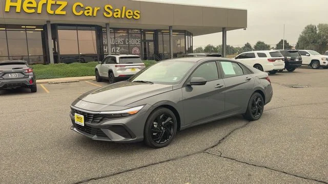 Used 2026 Gray Hyundai SEL Sport image 4