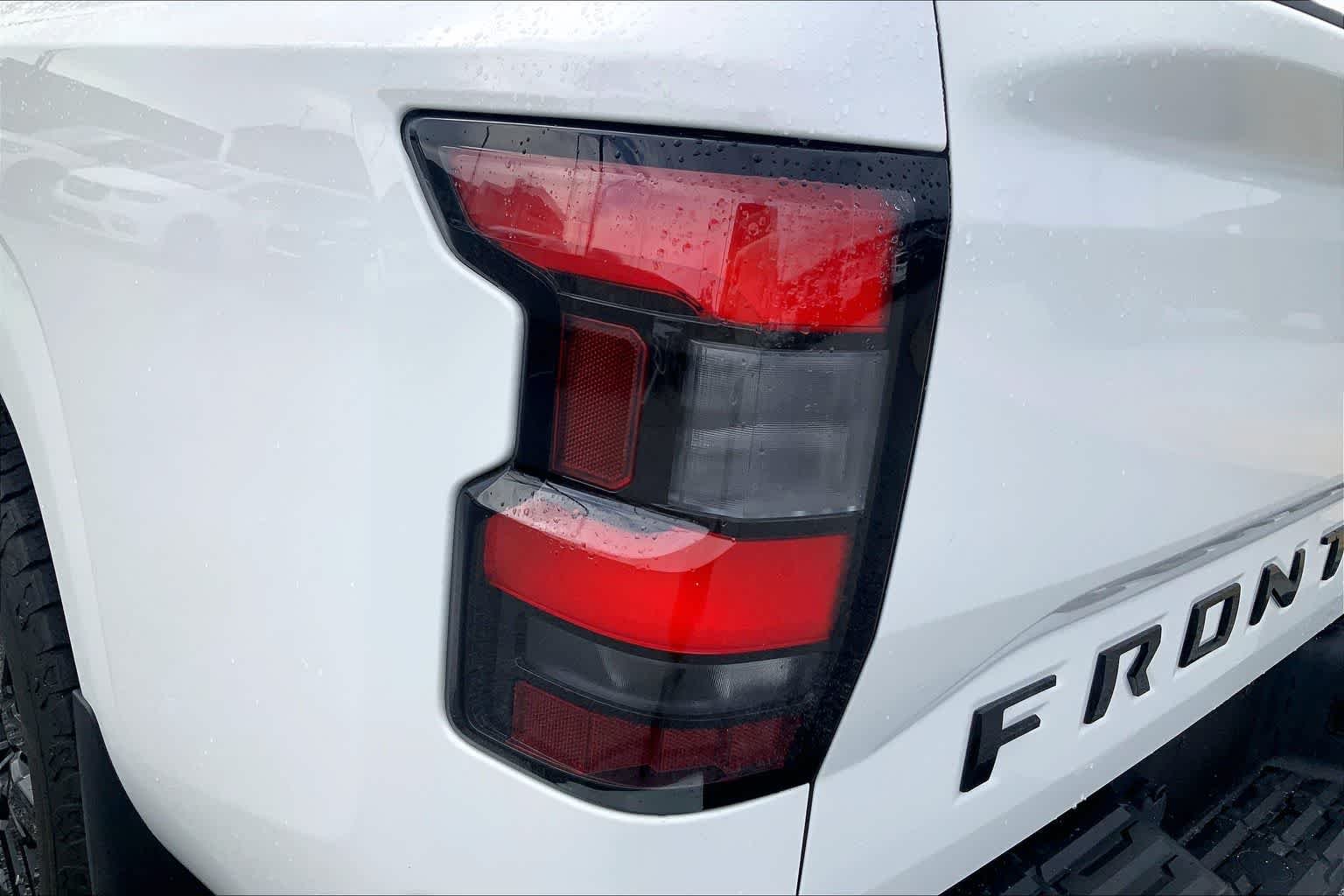 Used 2022 Glacier White Nissan SV image 27