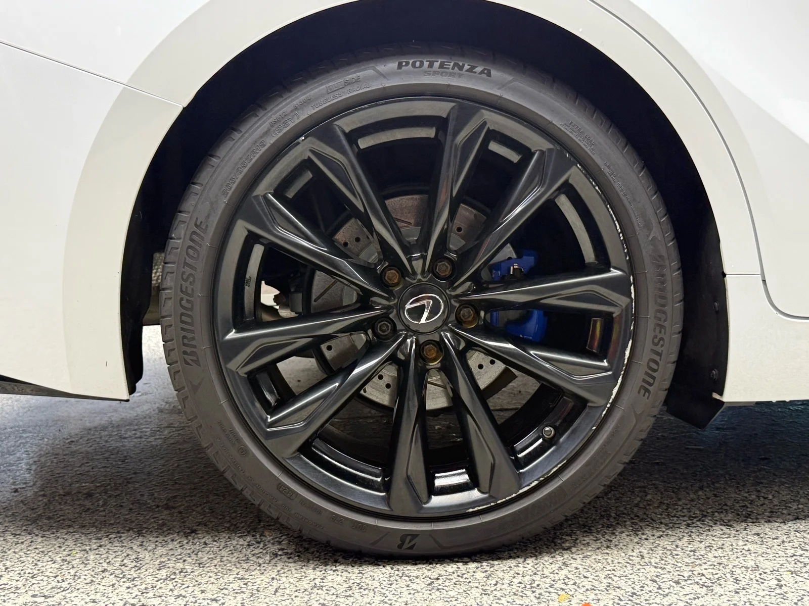 Used 2021 Ultra White (083) Lexus F SPORT image 36