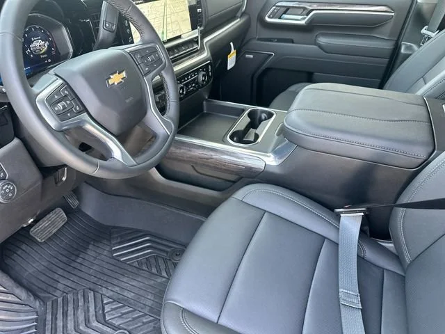 2026 Chevrolet Silverado 2500 HD LTZ - Photo 10