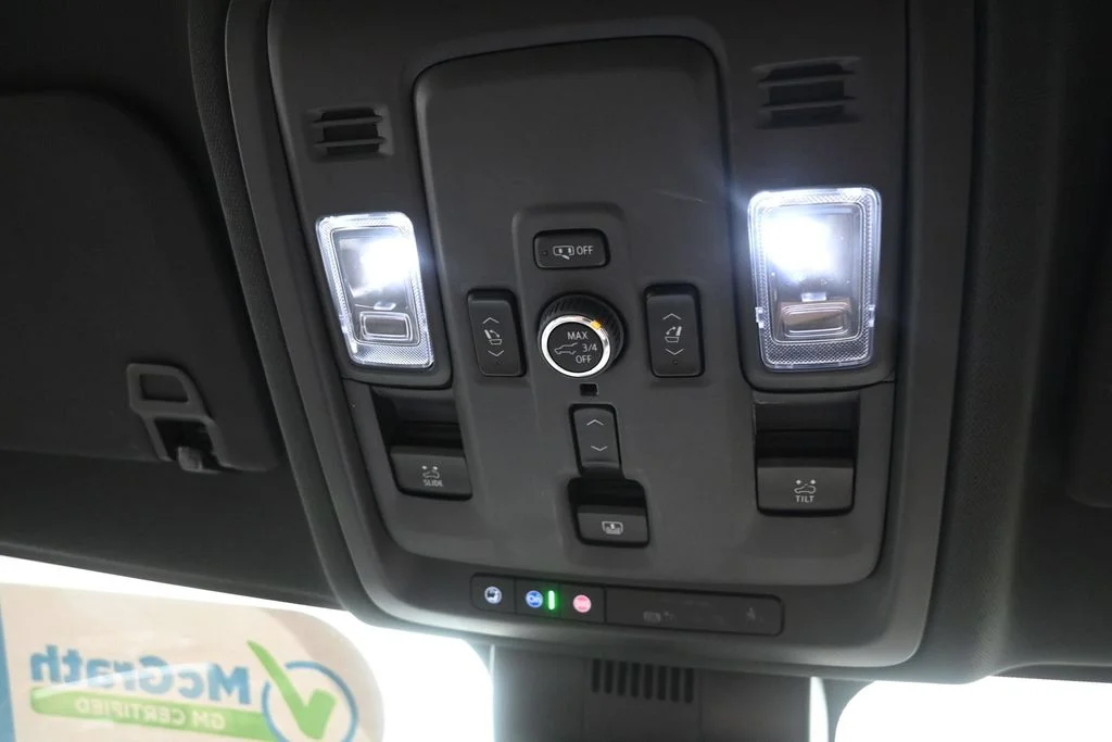 Used 2025 Black Chevrolet High Country image 23