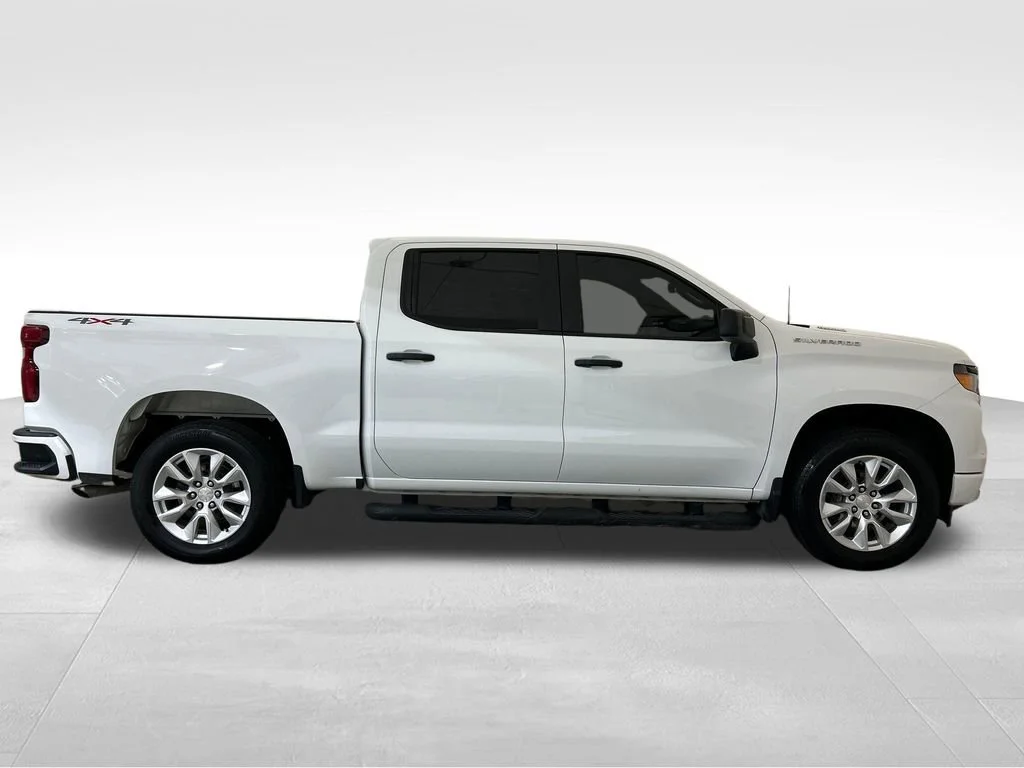 Used 2024 Summit White Chevrolet Custom image 7