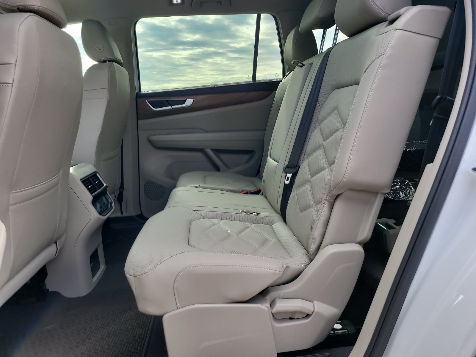 2026 Volkswagen Atlas SE w/Tech - Photo 13