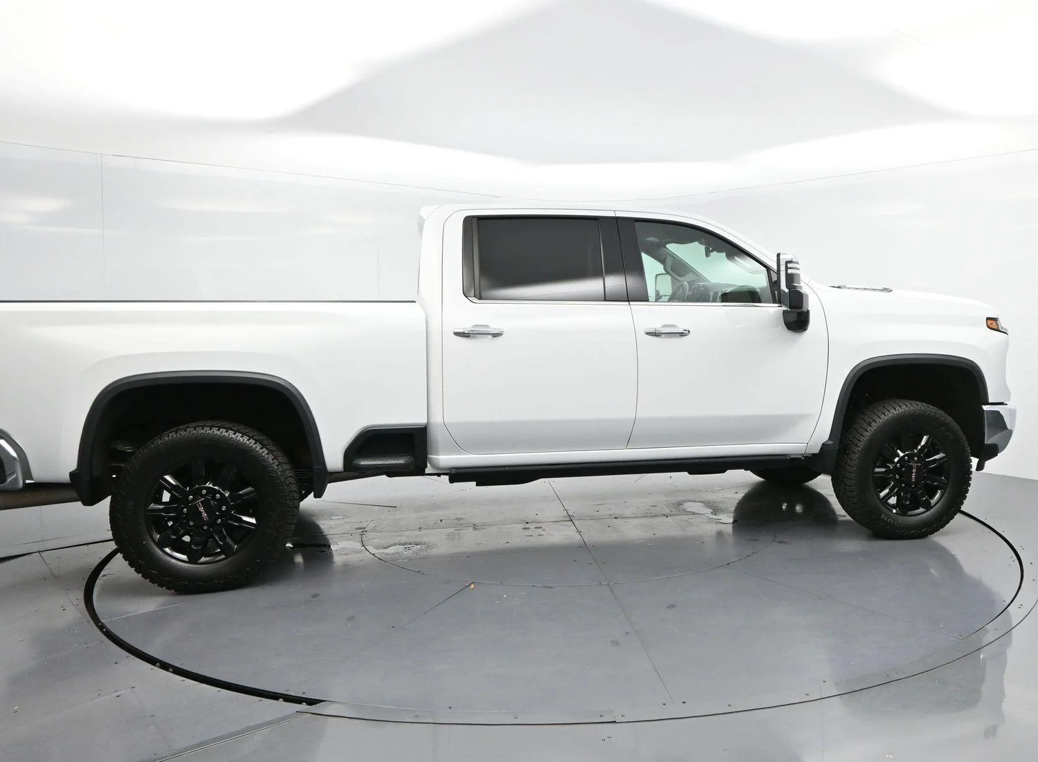 Used 2024 Summit White Chevrolet LTZ image 8