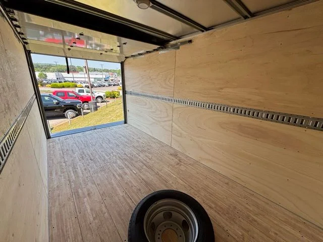 New 2026 Bright White Clear-Coat Exterior Paint RAM Tradesman image 19