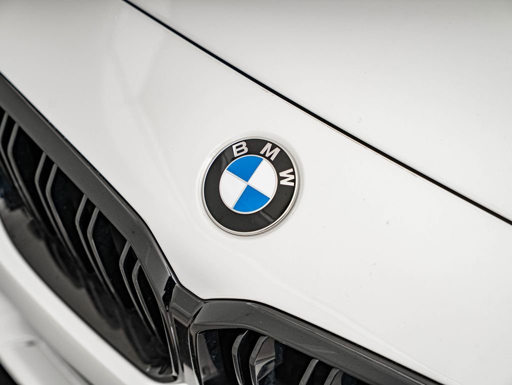 Used 2020 Alpine White BMW Competition image 13