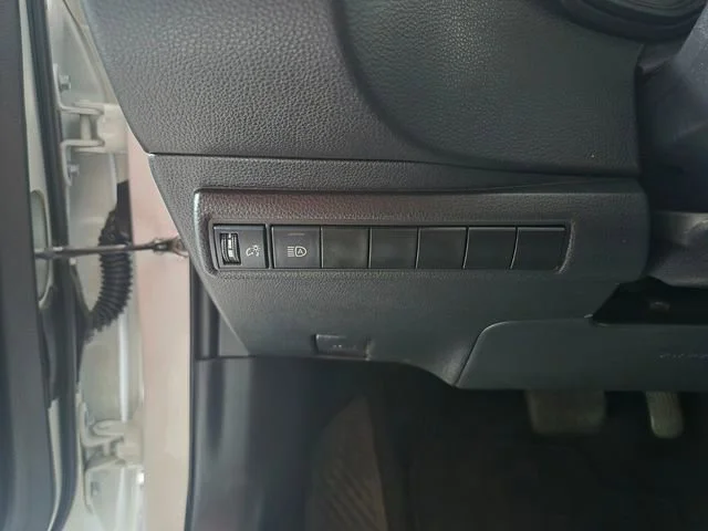 2021 Toyota Corolla LE - Photo 16