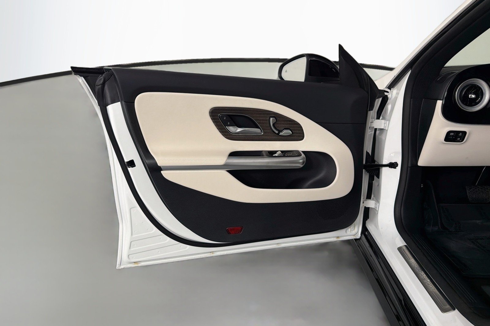 New 2027 Polar White Mercedes-Benz CLA 250+ Electric RWD image 22