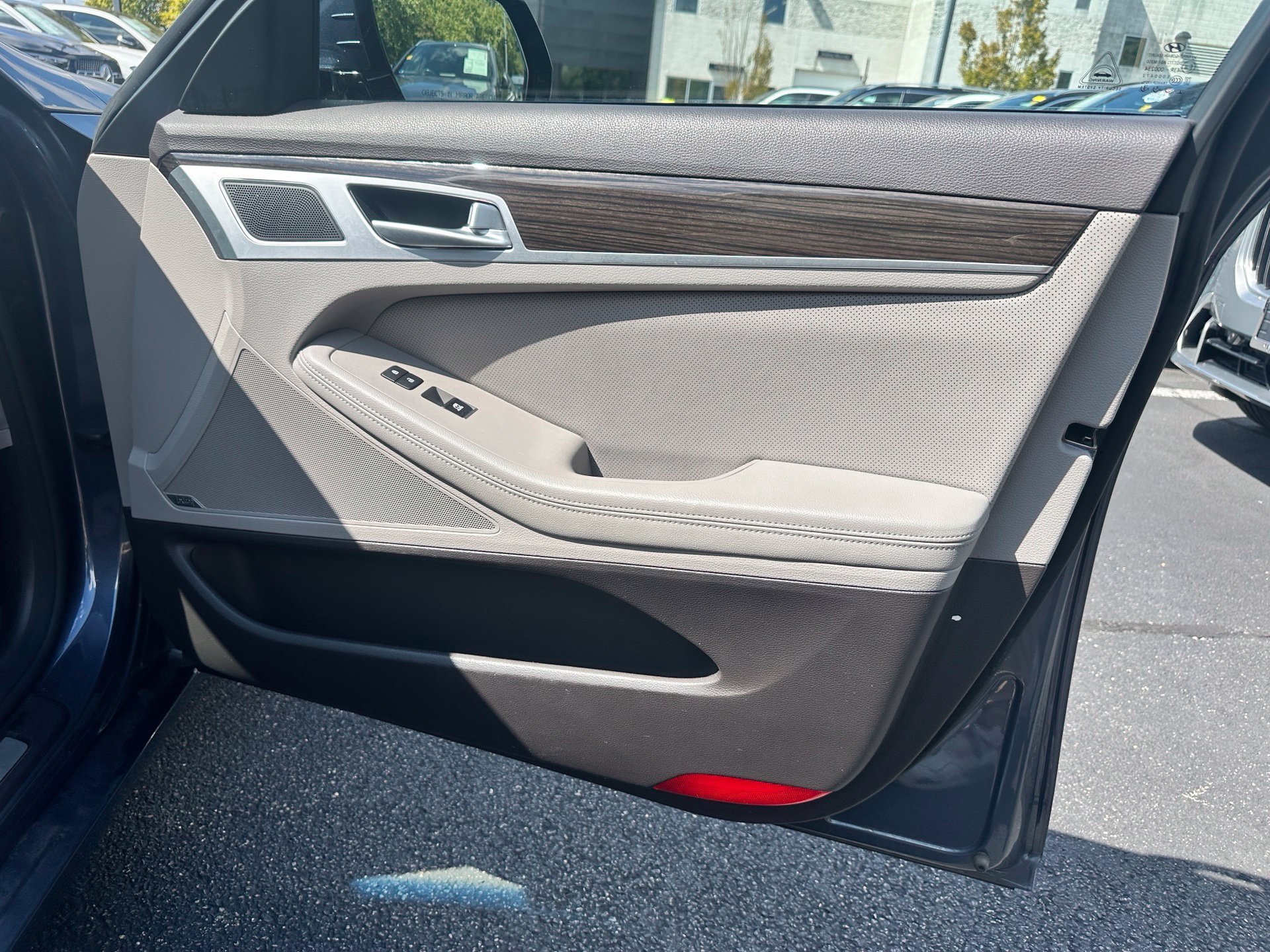 Used 2015 Blue Hyundai 3.8 image 18