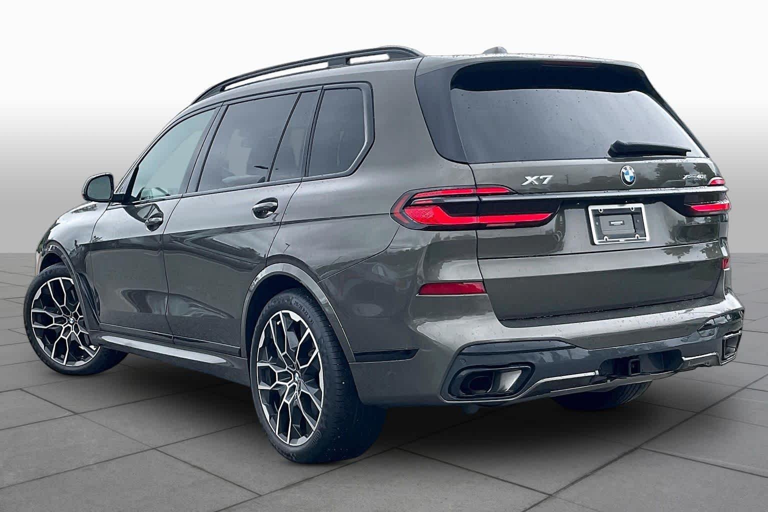 Used 2024 Manhattan Green Metallic BMW xDrive40i image 11
