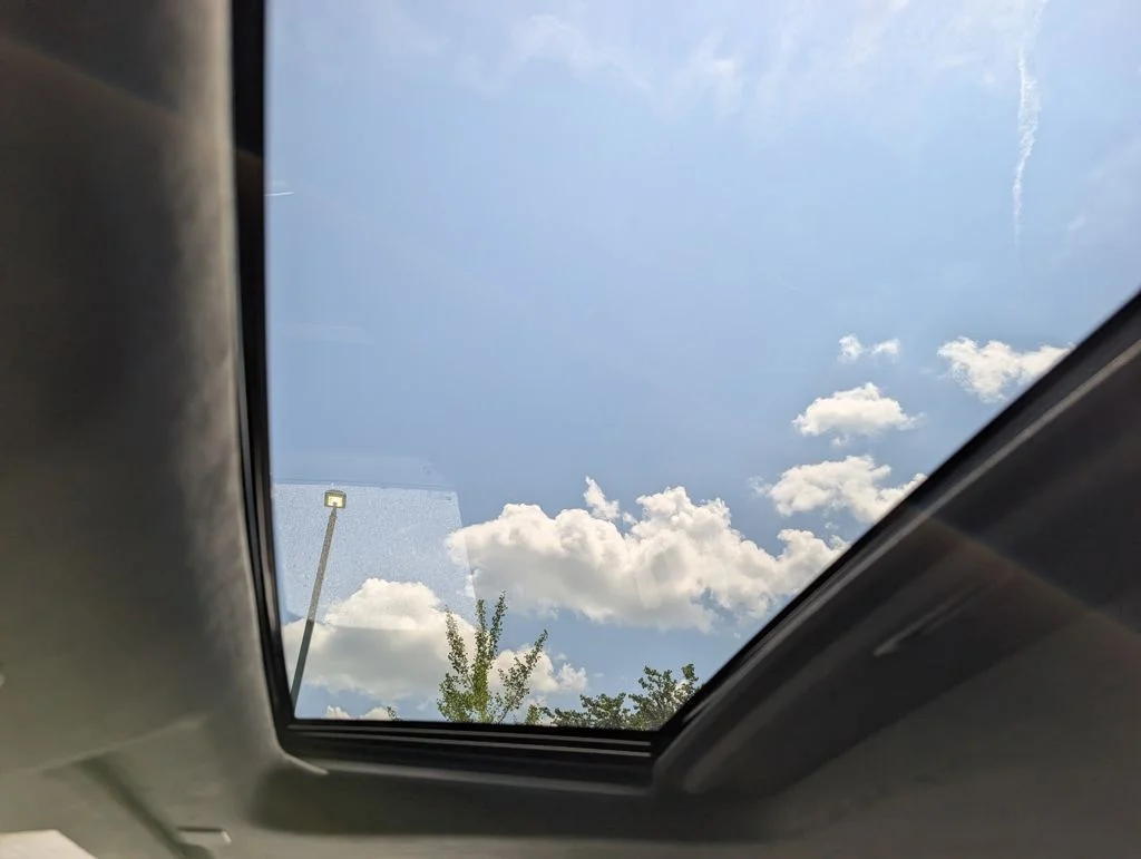 Used 2023 White GMC AT4X image 19