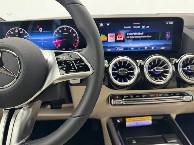 New 2026 White Mercedes-Benz GLA 250 image 23