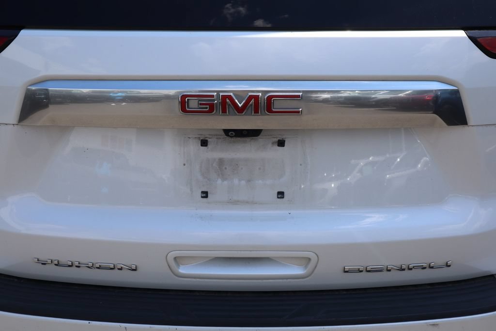 Used 2021 WHITE FROST TRICOAT GMC Denali image 35