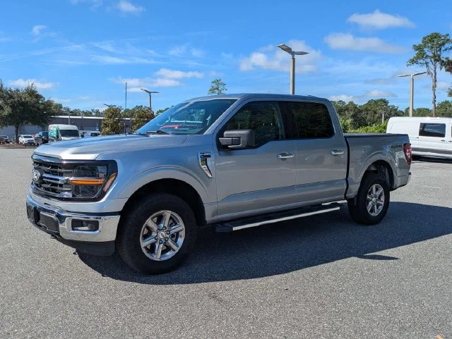 Used 2025 Silver Metallic Ford XLT image 7
