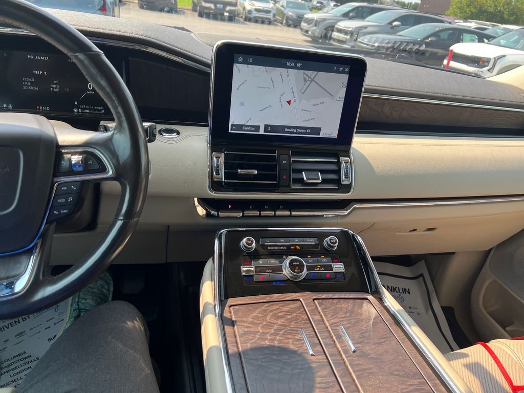 Used 2020 Black Lincoln Reserve image 20