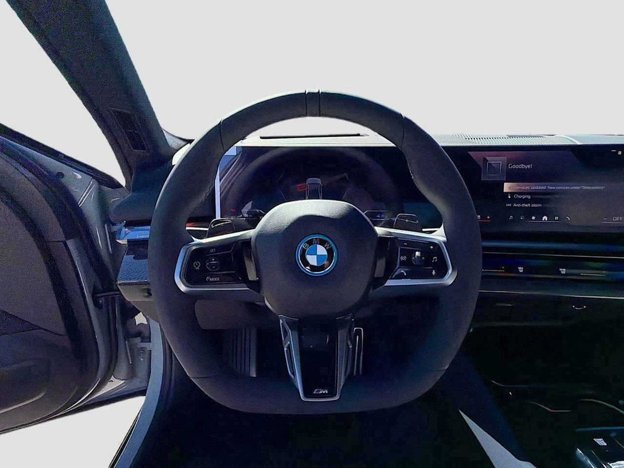 2026 BMW 5 Series 550e - Photo 41