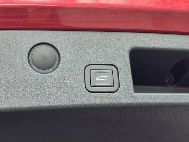 Certified Used 2025 Radiant Red Chevrolet ACTIV image 32