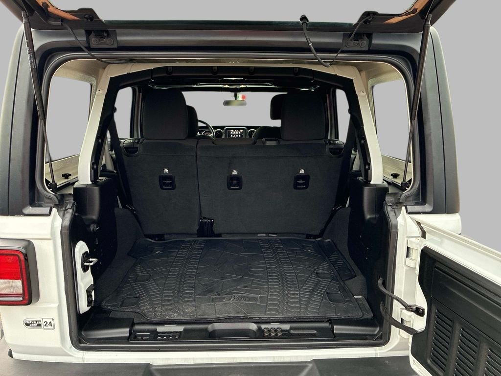 Used 2021 White Jeep Unlimited Sport S image 11