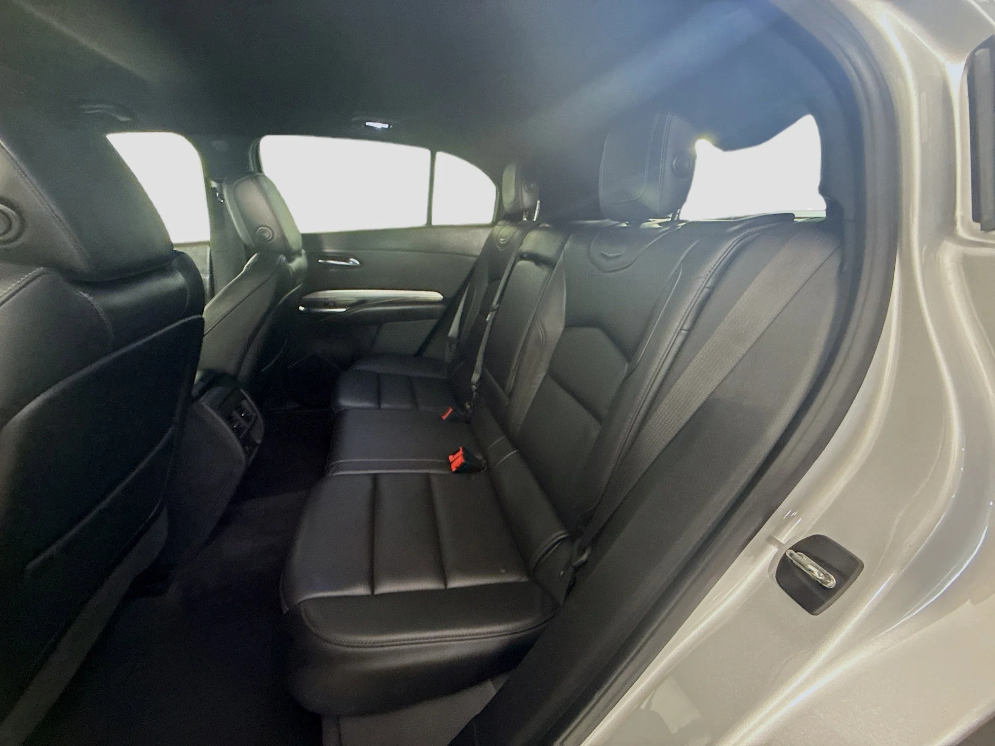 Used 2019 Radiant Silver Metallic Cadillac FWD Premium Luxury image 21