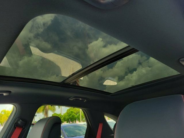 2025 GENESIS GV70 Standard - Photo 17