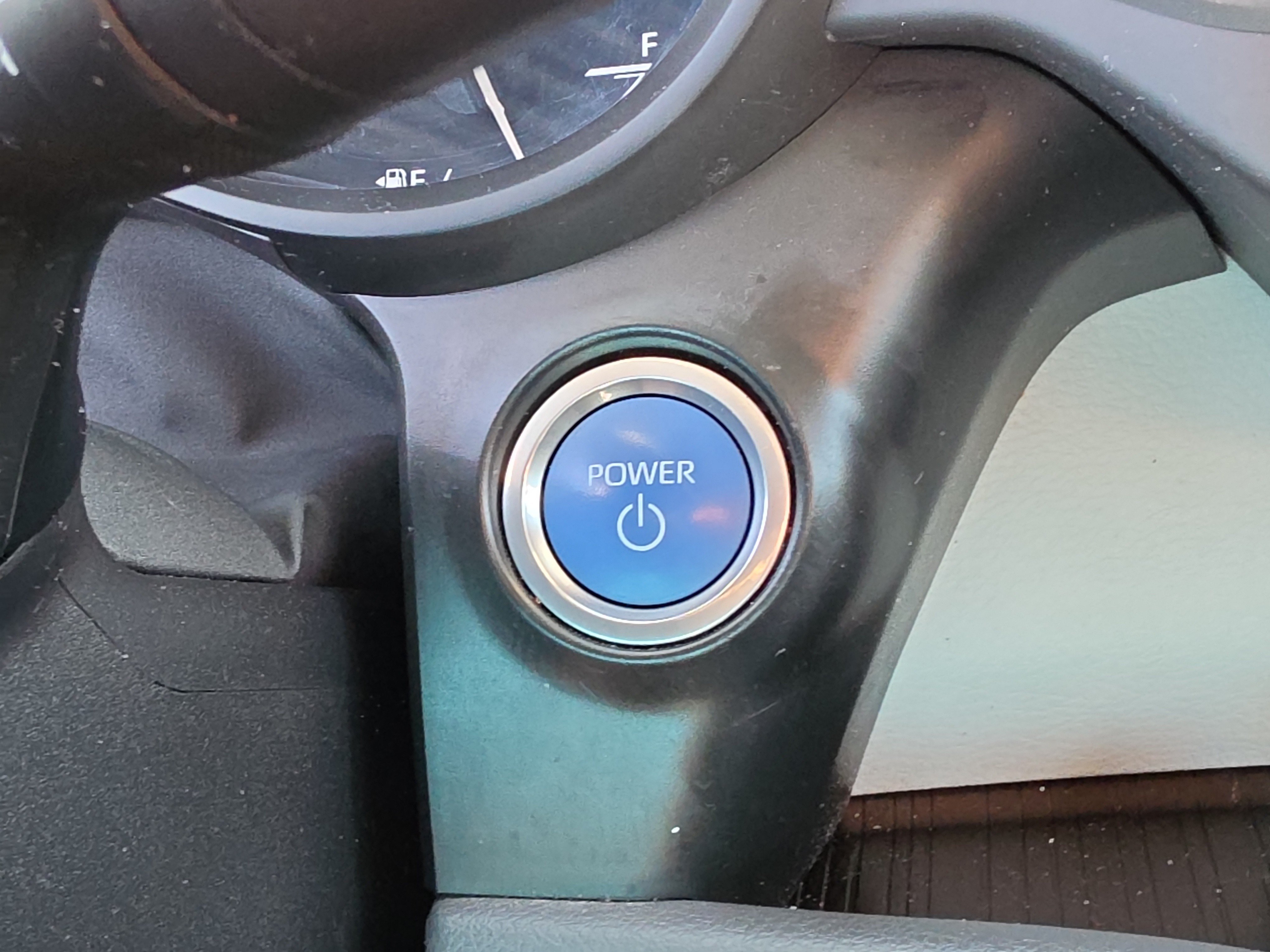 Used 2022 Sunset Bronze Mica Toyota XLE image 28