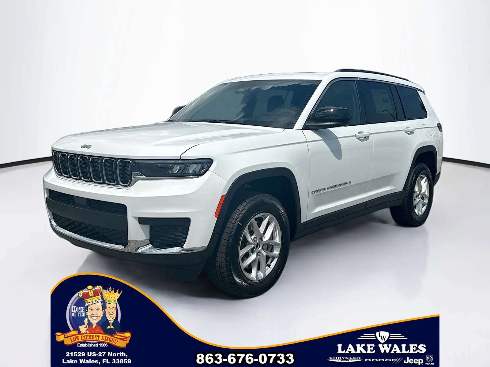 New 2026 Bright White Clear-Coat Exterior Paint Jeep Laredo X image 2