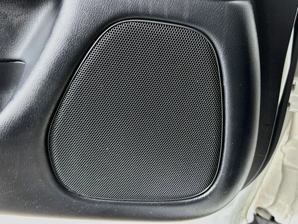 Certified Used 2019 White INFINITI LUXE image 24