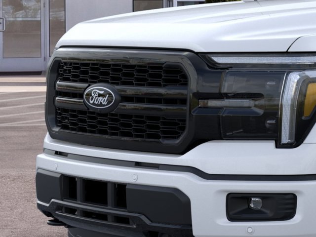 New 2026 Star White Metallic Tri-Coat Ford Lariat image 17