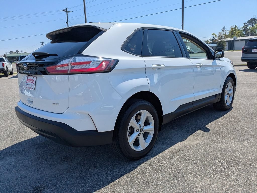 Used 2023 White Ford SE image 4