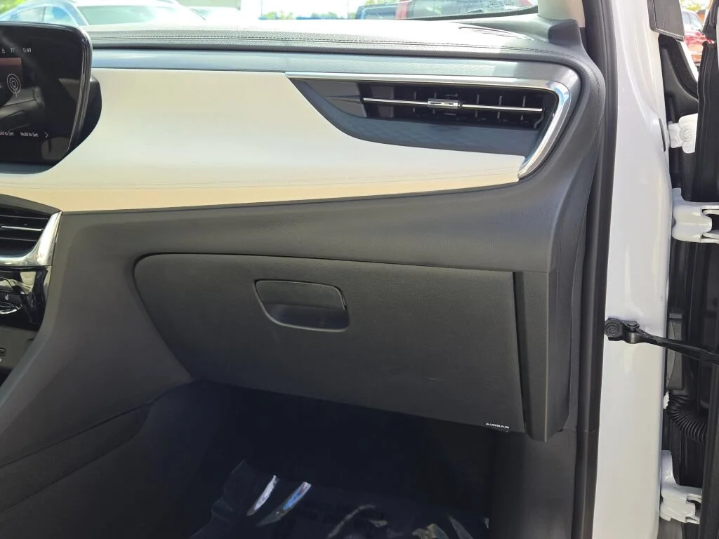 Used 2026 White Buick Avenir image 7