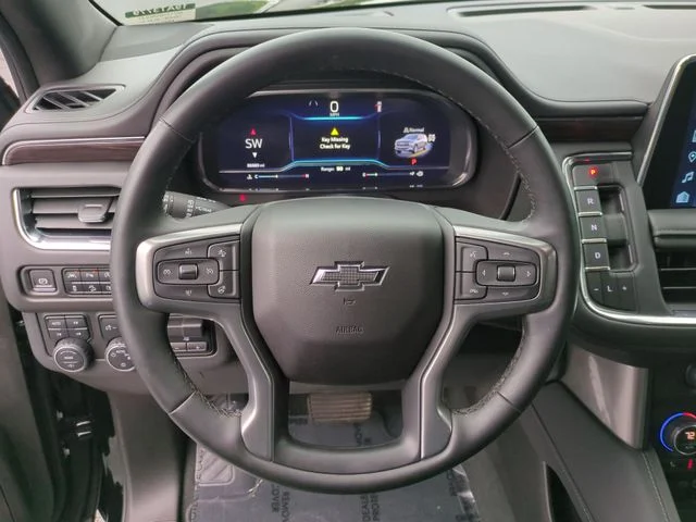 Used 2023 Black Chevrolet Z71 image 14