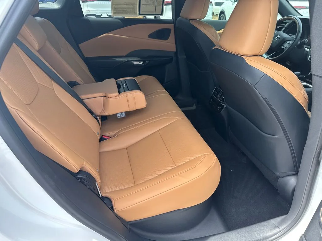 Used 2024 White Lexus 350 Premium Plus image 15