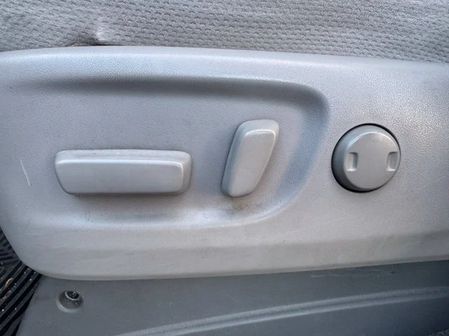 Used 2015 Gray Toyota LE image 22