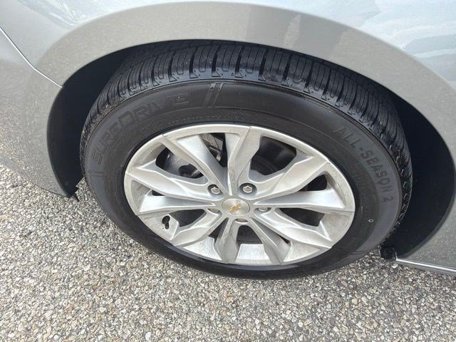 Used 2024 Sterling Gray Metallic Chevrolet LT image 10