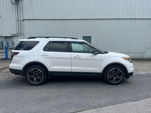 Used 2015 White Ford Sport image 4