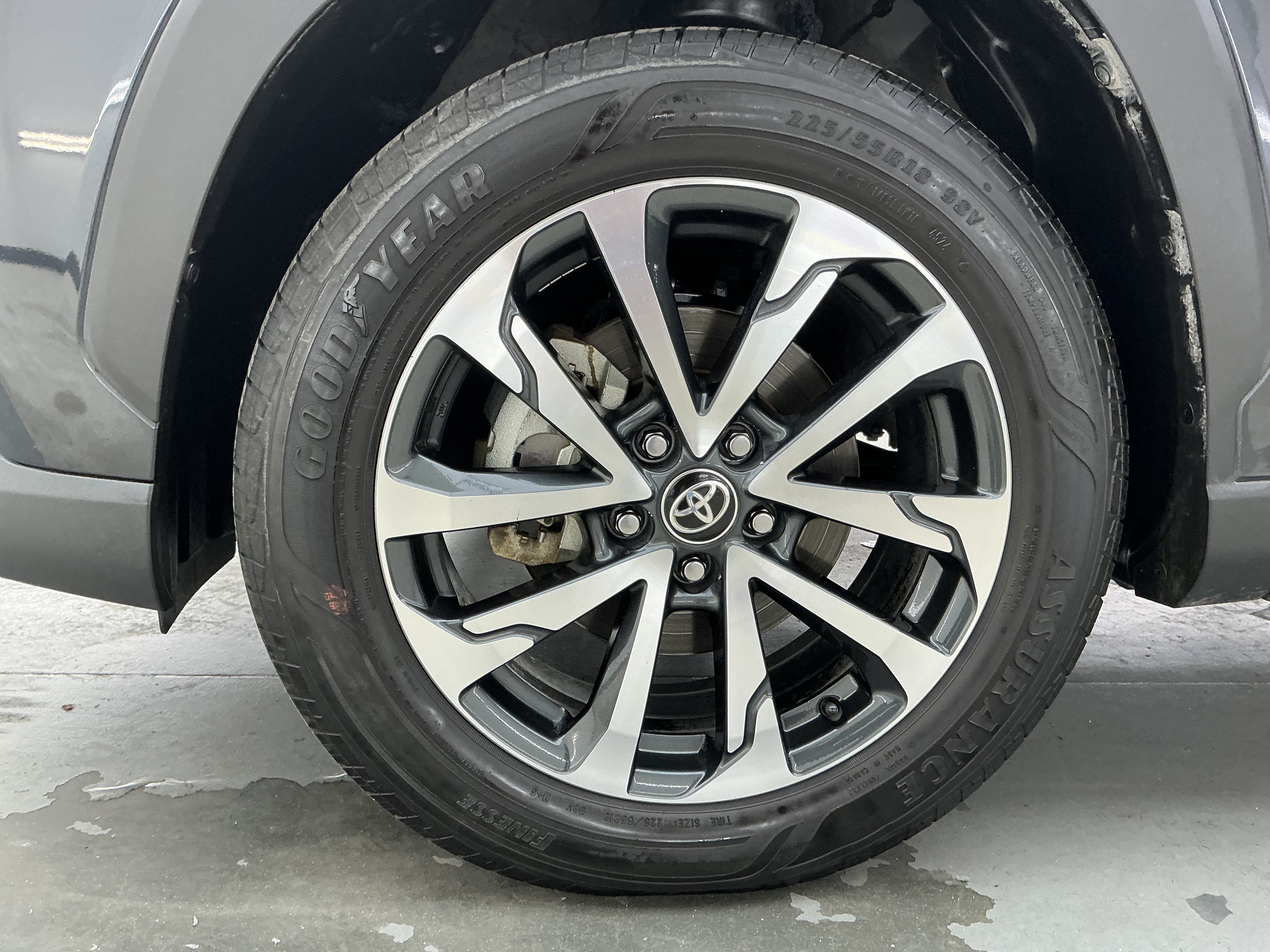 2025 Toyota Corolla Cross XLE - Photo 18