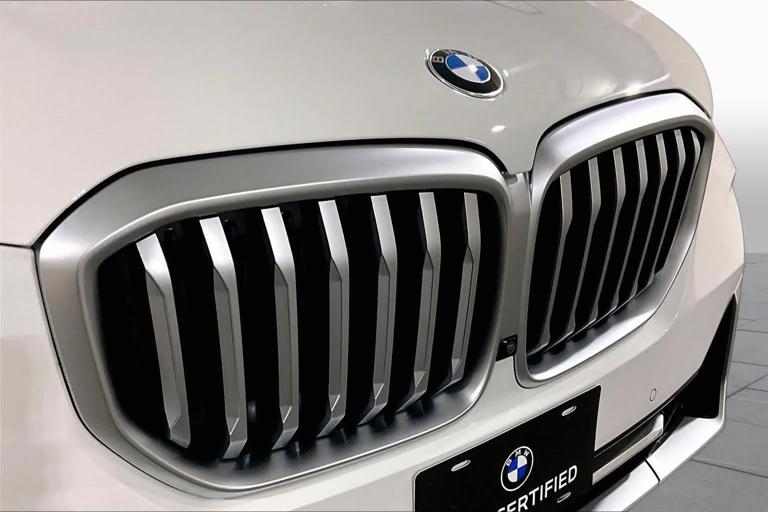 Certified Used 2024 Alpine White BMW xDrive40i image 31